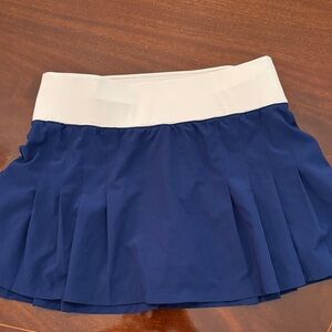 Prince women’s tennis skirt Blue and White Pleated size Medium